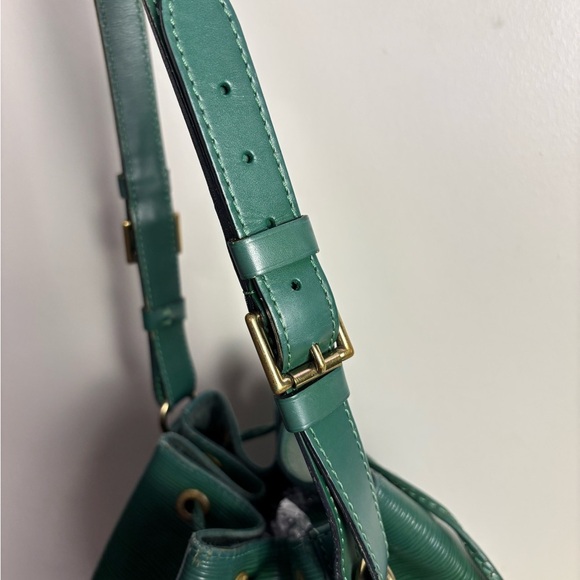 Louis Vuitton Green Epi Noe Shoulder Bag - Picture 10 of 16